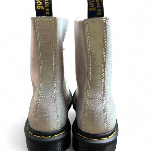 Nib Dr martens size 7 holographic silver pascal - Picture 3 of 8